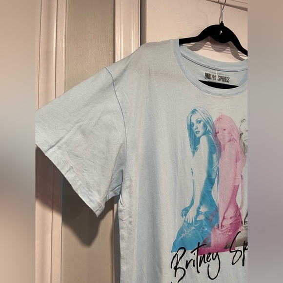 NWT Britney Spears Size L Light Blue Short Sleeve Cotton Tee Shirt Signature Y2K - Picture 5 of 10